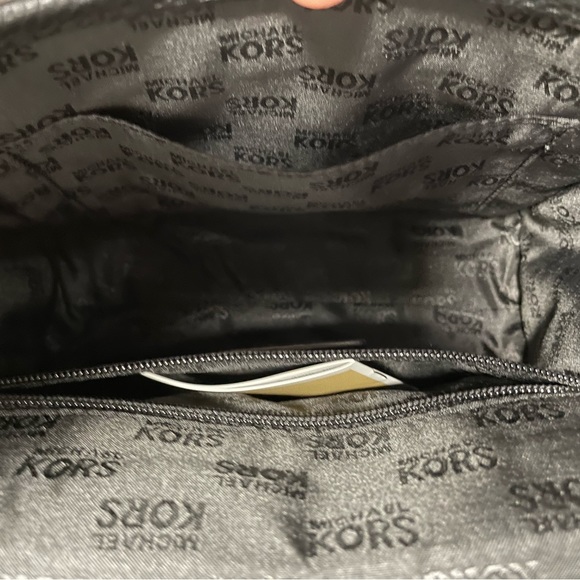 NWT MICHAEL MICHAEL KORS MARGO BLACK SHOULDER BAG. Gold tone hardware - Picture 7 of 11